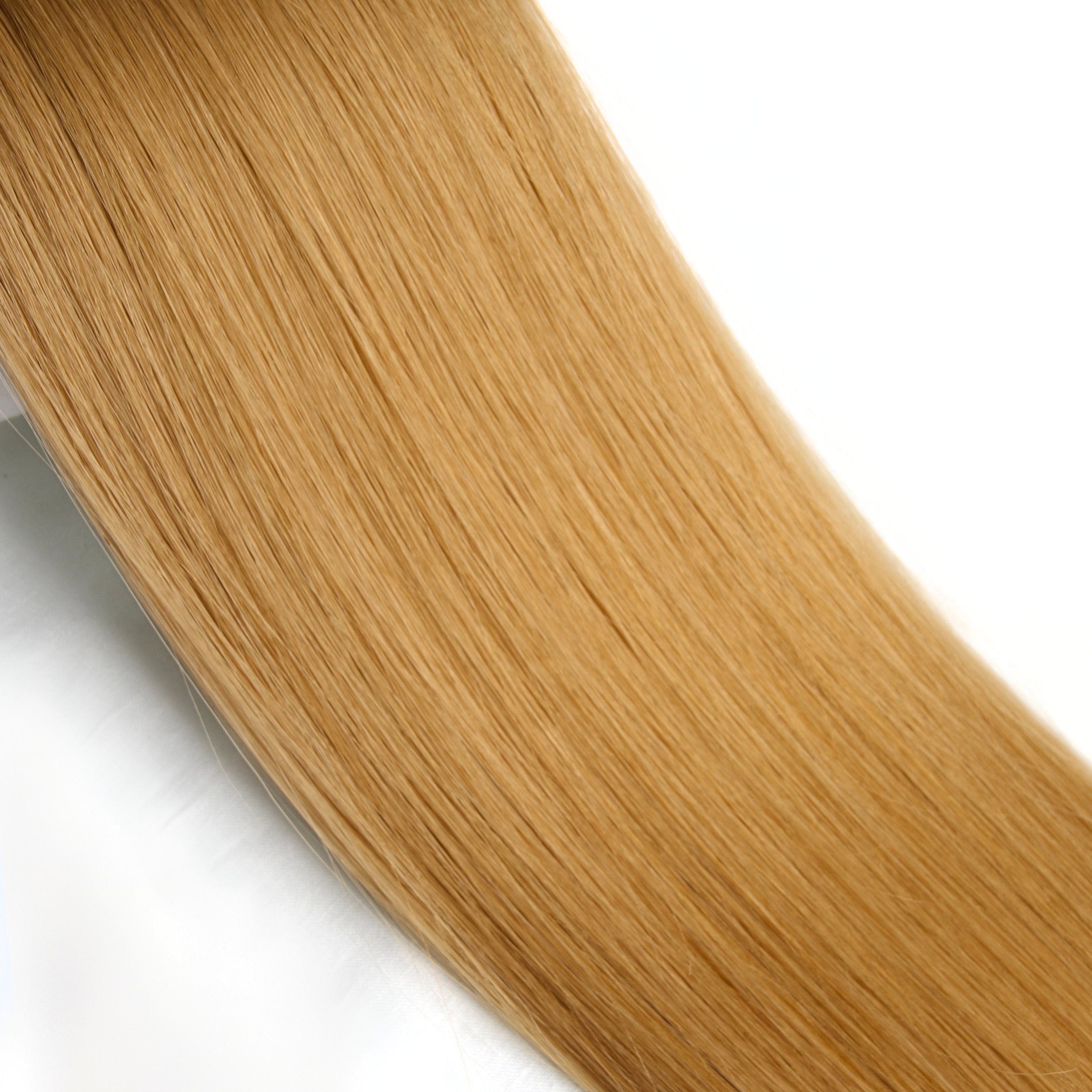 #14 Strawberry Blonde 20" Remy Wefts