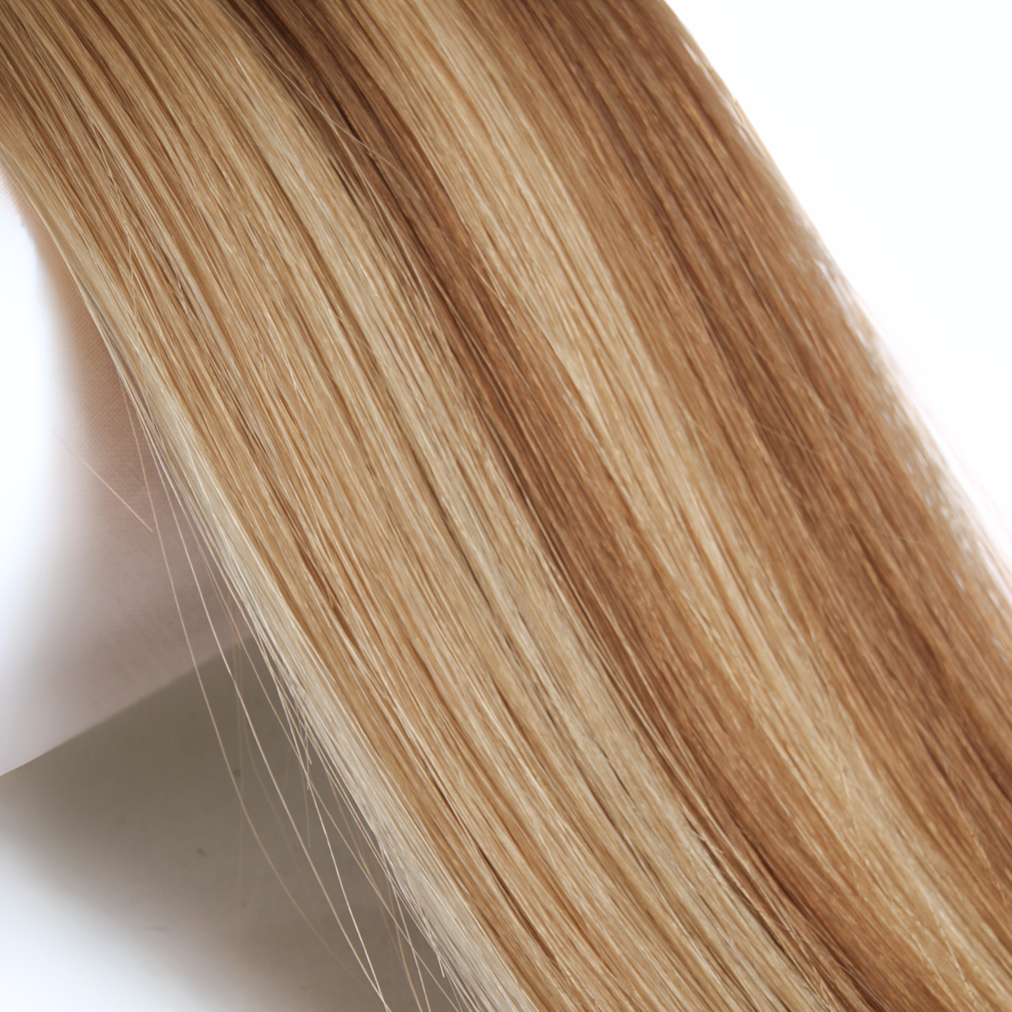 #5/27 Caramel Highlights and Light Ash Brown 16" Remy Tapes