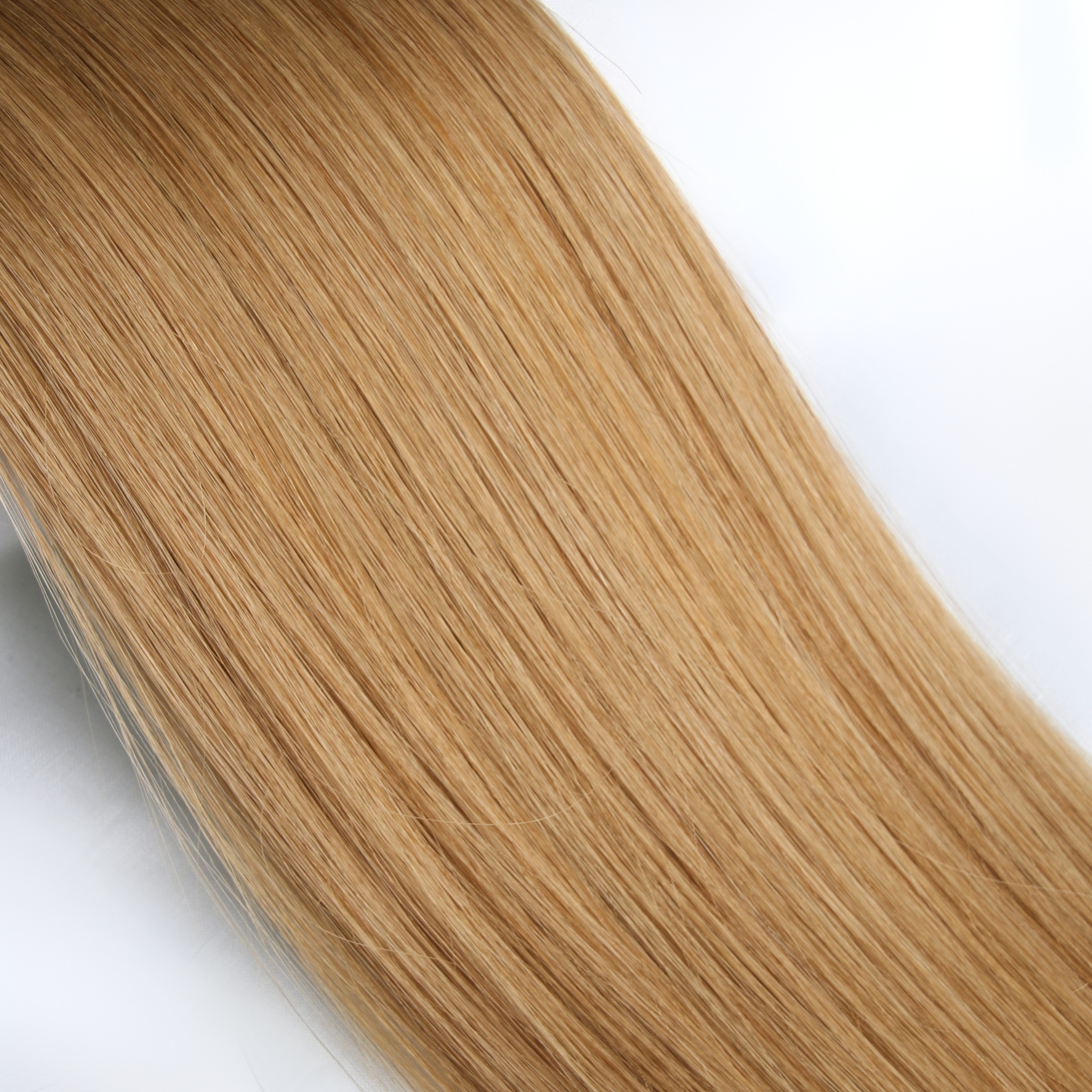 #8 Deep Warm Blonde 20" Remy Weft