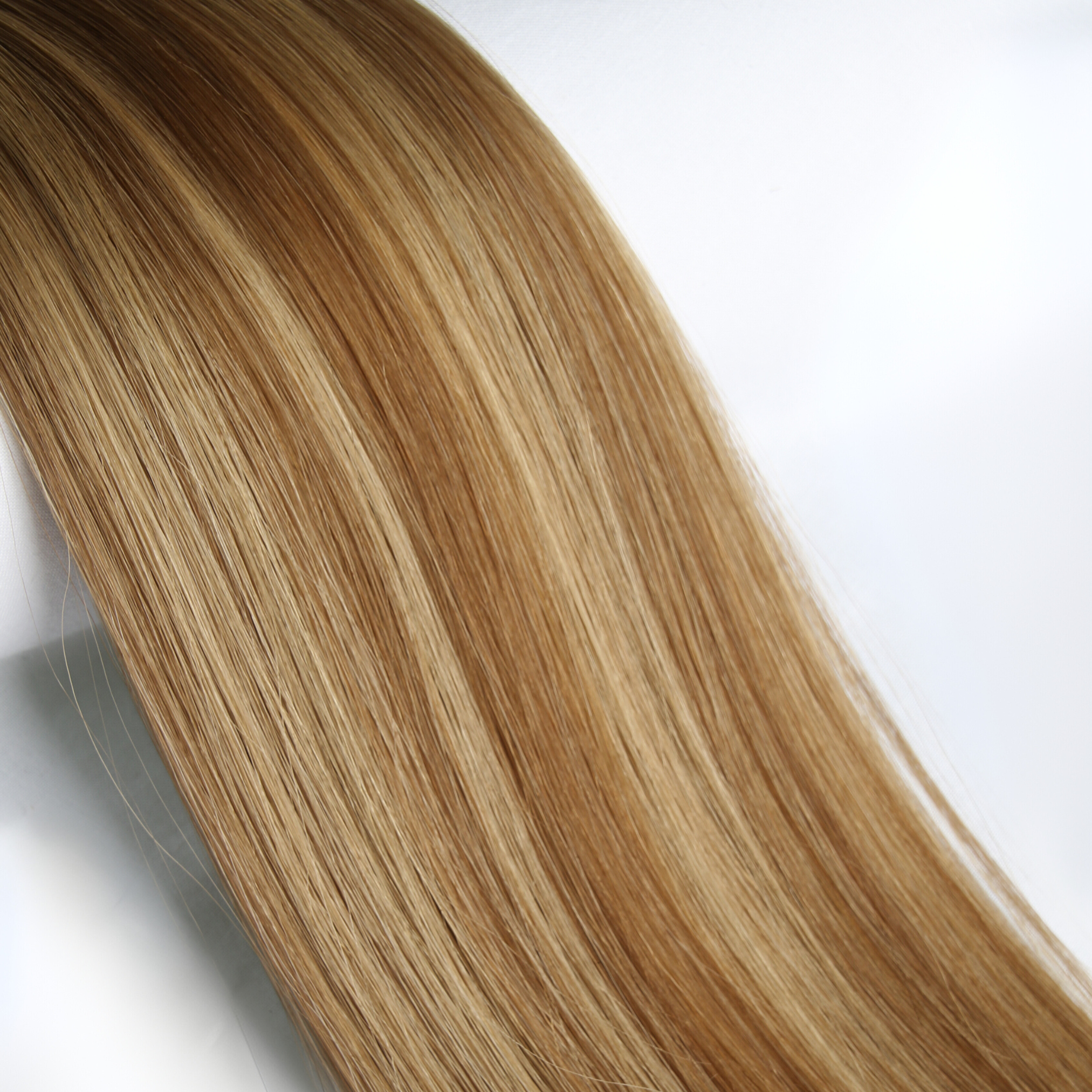 #R5/27/5 Rooted Caramel Highlights 20" Remy Wefts